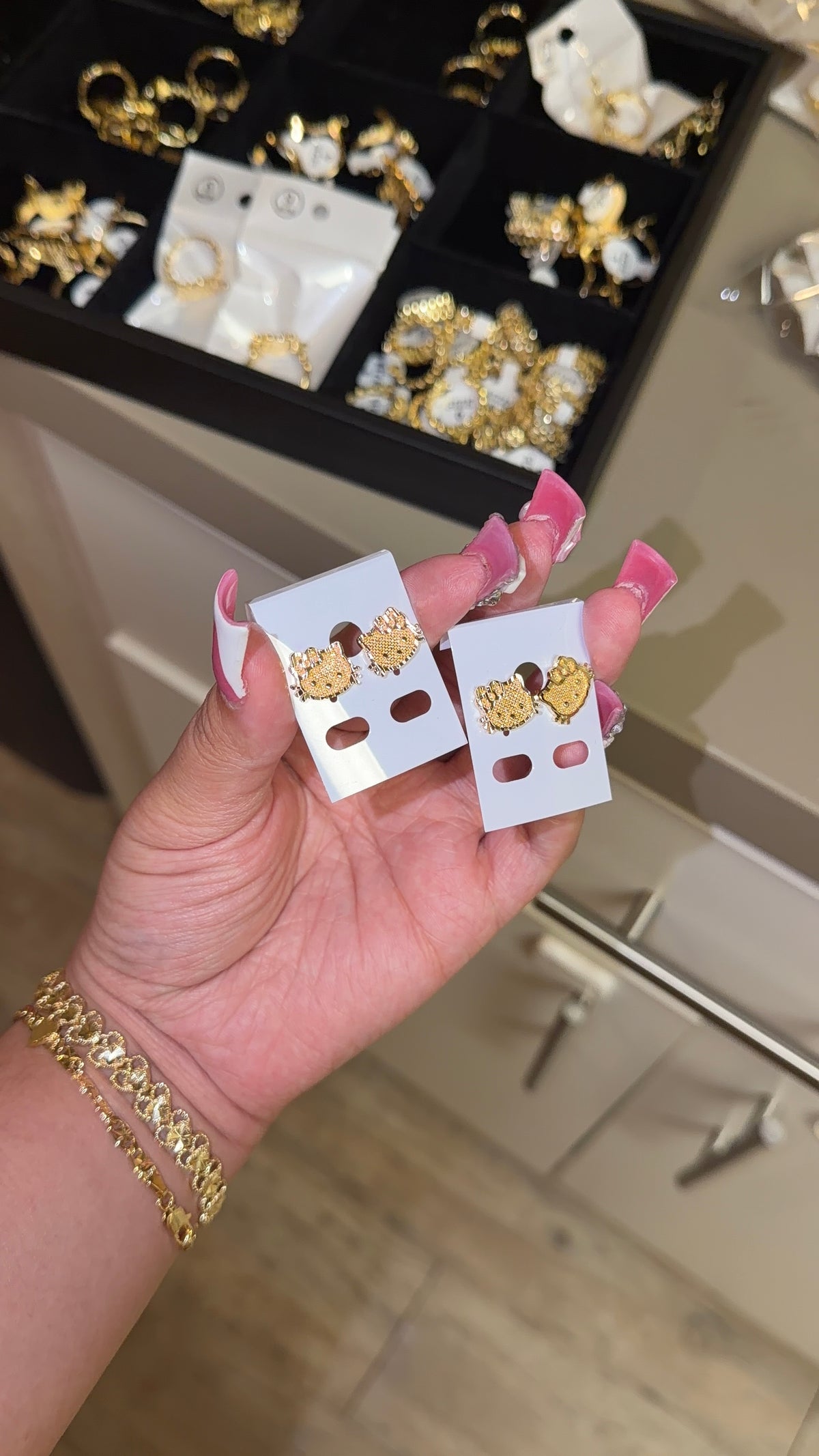 HK face studs